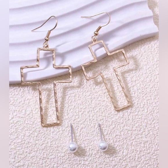 Jewelry - NWT! Two pair Earrings